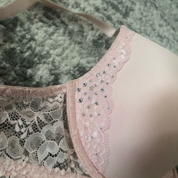 Victoria Secrets Dream Angel push up bra - Picture 2 of 11